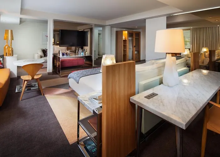 Signature King Suite