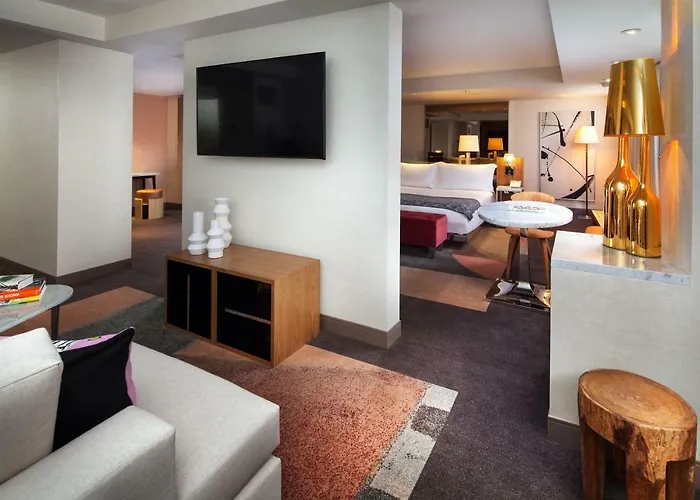 Signature King Suite